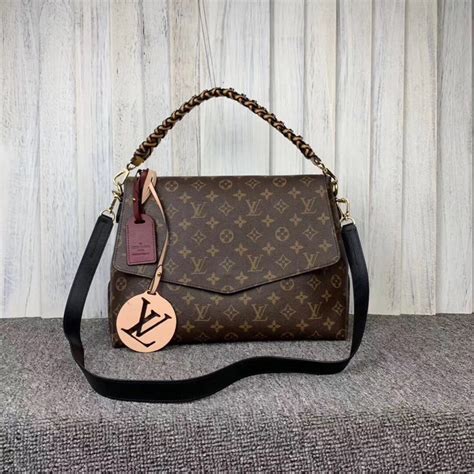 louis vuitton prezzi in franchi svizzeri|louis vuitton handbags from dubai.